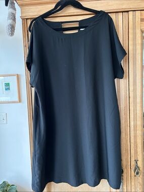 Sejour Black Short Sleeve Tunic Shift Dress
